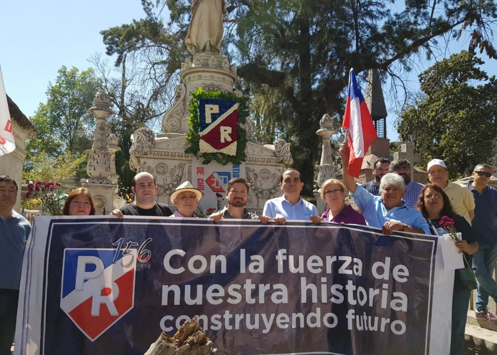 Partido Radical celebra 156 años con homenaje a  Manuel Antonio Matta en Cementerio General