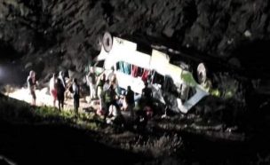 Aumentan a 21 los fallecidos por caída de bus a un barranco en Taltal