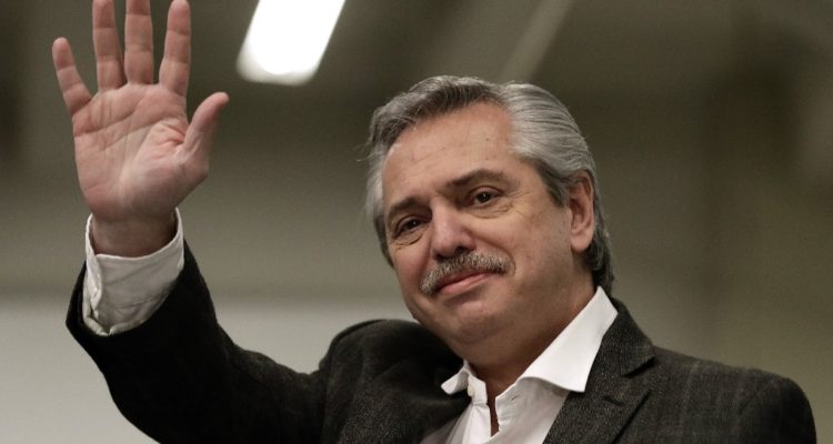 Alberto Fernández asumirá este martes la presidencia de Argentina en medio de crisis