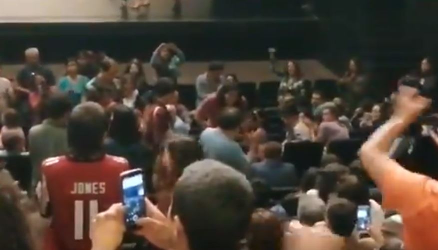 “Funan” a intendente del Biobío en estreno de película en el Teatro Regional