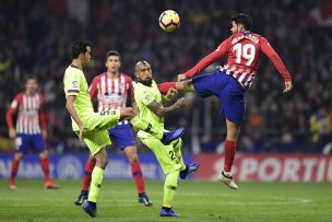 El horario y dónde ver el duelo del FC Barcelona de Arturo Vidal ante el Atlético de Madrid en la Supercopa de España