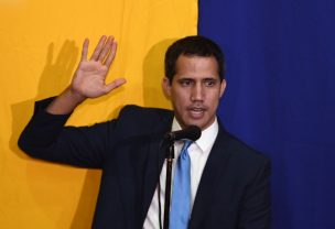 Vanezuela: Juan Guaidó fue ratificado presidente del Parlamento por diputados de oposición