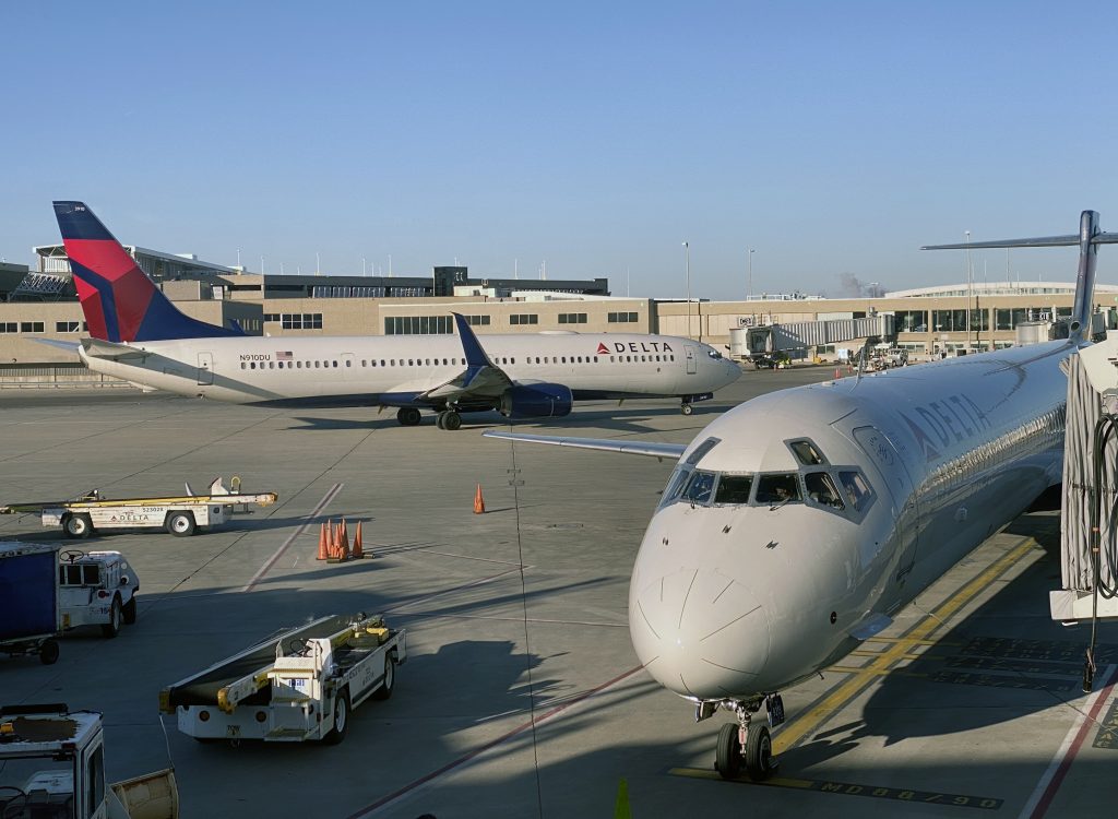Estados Unidos reduce drásticamente los vuelos a Cuba