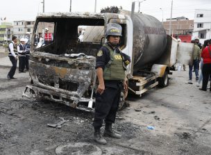 Explosión de camión cisterna con gas licuado suma 14 muertos en Lima