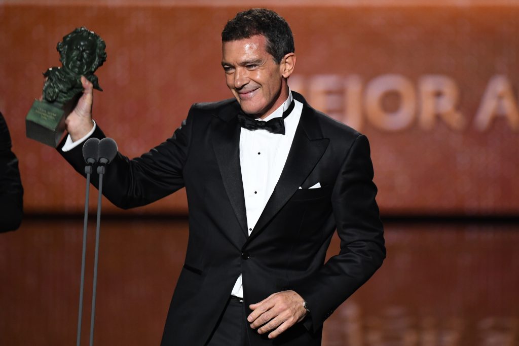 Premios Goya: Antonio Banderas es “mejor actor” y Pedro Almodóvar triunfa como director con “Dolor y gloria”