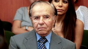 Revuelo en redes sociales por el aspecto del ex presidente argentino Carlos Menem