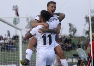 Nuevo dolor de cabeza para Mario Salas: delantero de Colo Colo estará un mes afuera por lesión