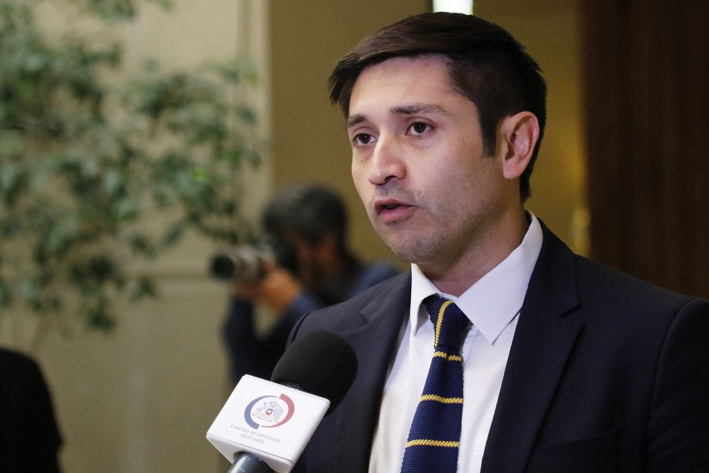 Diputado Calisto y ataque a iglesia: “No podemos relativizar el Estado de Derecho”