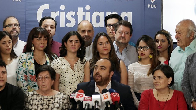 DC lanza campaña “Yo Apruebo” para promover una nueva Constitución