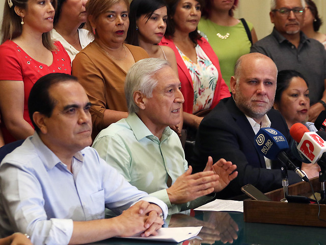PPD, PS y PR lanzan campaña “Chile Aprueba” en favor de una nueva Constitución