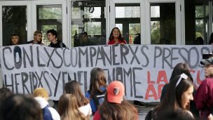 Suspenden PSU en Liceo República de Siria en Ñuñoa tras manifestaciones