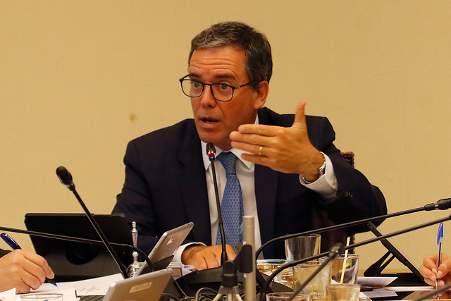 Senador Felipe Harboe aboga por reformar a Carabineros: “Es importante sacar adelante a la policía”