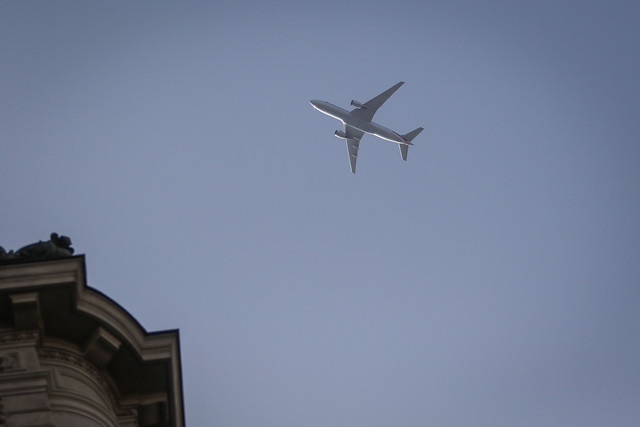 “Aproximación frustrada”: American Airlines explica el vuelo a baja altura de avión por centro de Santiago