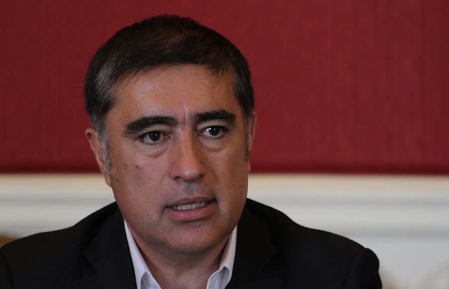 Desbordes por críticas a su conducción: “Yo creo que Carlos Larraín no ha leído los diarios. Le pediría que fuera más prudente con sus declaraciones”