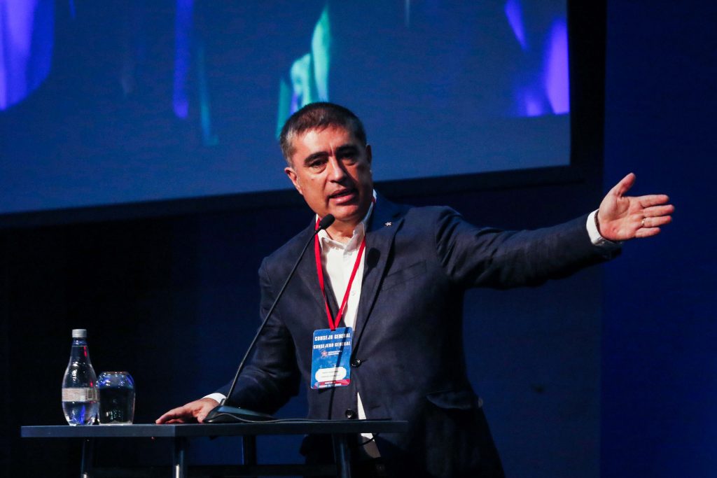 Diputado valoró decisión de RN por plebiscito y postuló a Debordes a La Moneda