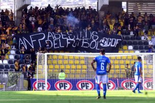 FOTOS | Así fue como hinchas irrumpieron en el Francisco Sánchez Rumoroso y suspendieron el duelo entre Coquimbo y Audax