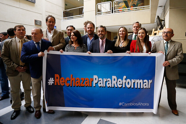 “Rechazar para reformar”: 21 diputados RN anuncian que votarán en contra de una nueva Constitución