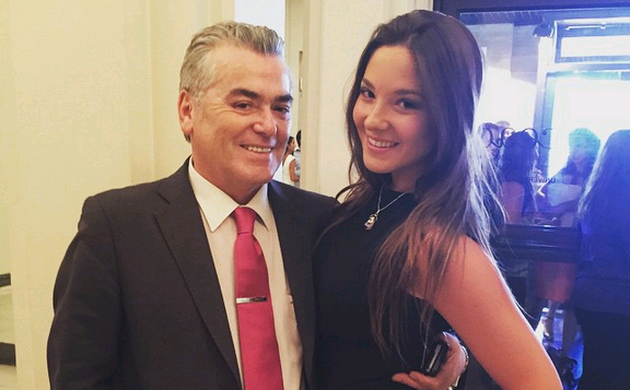 “Papá, antes de que me retes…”: Kel Calderón se manda “condoro” y causa risas en redes sociales