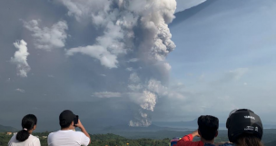 Miles de evacuados y vuelos suspendidos por erupción de volcán en Filipinas