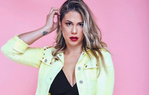 “Al desnudo a veces me siento así”: Laura Prieto comparte fotografía al “natural” y recibe positivos comentarios