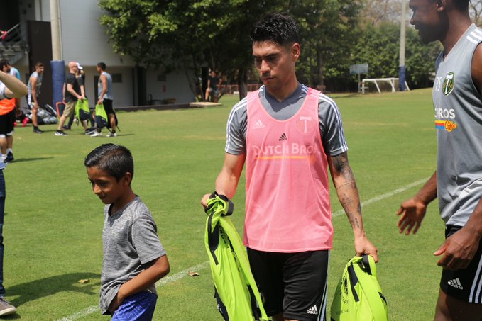 Felipe Mora envió un mensaje a los hinchas de su nuevo club