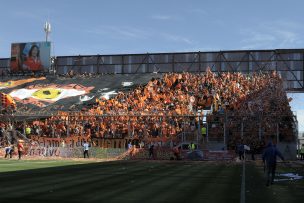 Hinchas celebraron el 43er aniversario de Cobreloa con cánticos y pirotecnia