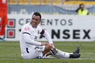 Esteban Paredes enciende las alarmas en Colo Colo: abandonó la práctica de los albos