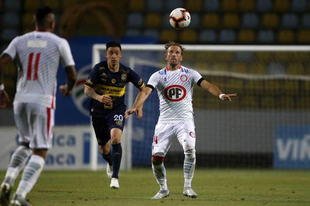 Everton celebró su noche “Oro y Cielo” con victoria sobre Unión La Calera