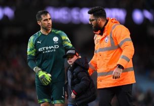 Duelo entre Manchester City de Claudio Bravo y el West Ham fue postergado por tormenta