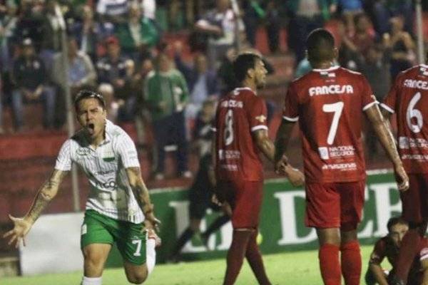 Jaime Carreño anotó su primer gol en Bolivia y le dio la victoria a Oriente Petrolero