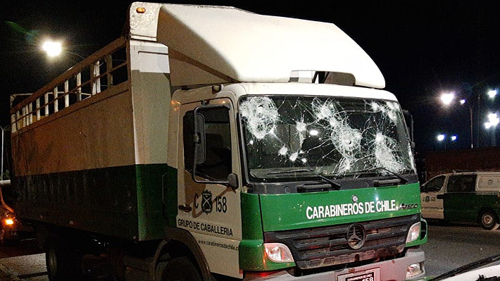 Carabineros tras atropello a hincha de Colo Colo: “Si el vehículo hubiese permanecido ahí, hoy día quizás estaríamos lamentando la muerte de los funcionarios”