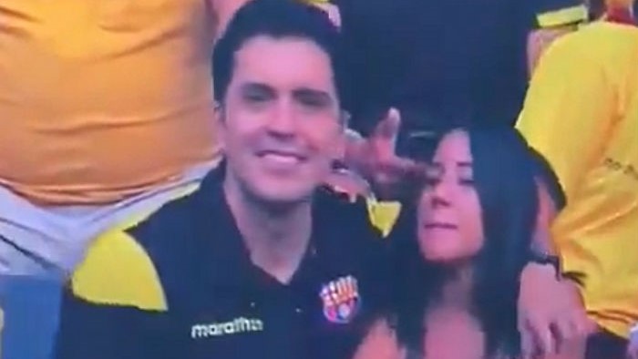 La desvergonzada explicación de hincha captado siendo infiel: “Destruyeron mi relación…”