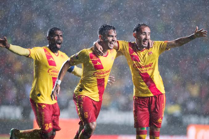 Morelia confirmó la continuidad de Sebastián Vegas “al estilo Piqué”