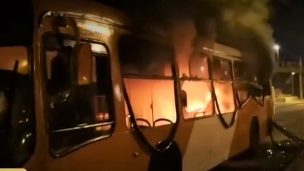 Queman bus de Transantiago por segunda noche consecutiva en Maipú