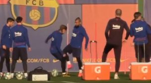 Lo sacó a pasear: Arturo Vidal se lució con un increíble lujo ante Antoine Griezmann en la práctica del FC Barcelona