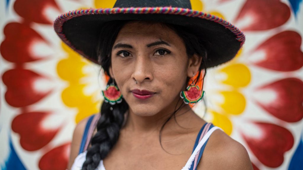En Perú “te educan para la vergüenza”, se queja candidata indígena transexual