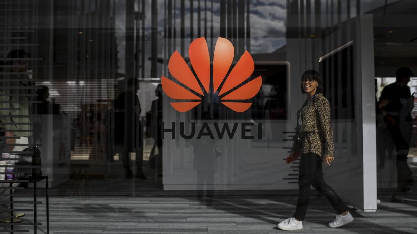 Secretario de Defensa de EEUU dice que Huawei es una “amenaza” para la OTAN: La empresa respondió