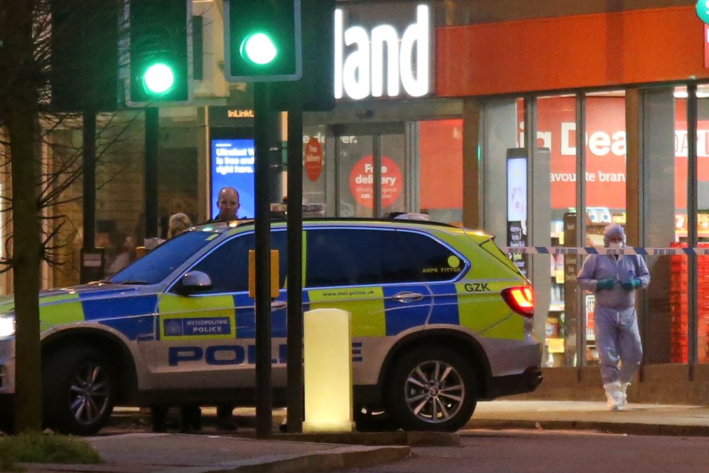 Dos heridos en Londres en un ataque “terrorista” con cuchillo