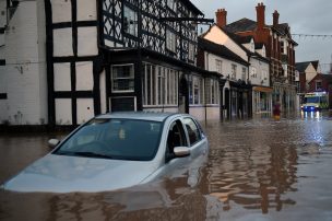 Tormenta Dennis golpea Reino Unido y Francia y deja un muerto en Gales