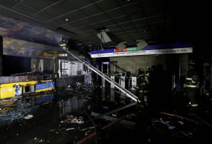 Metro Los Quillayes sufrió amago de incendio tras incidentes en sus alrededores