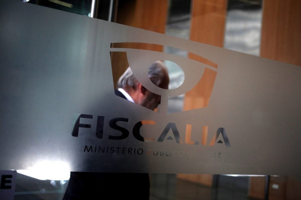 Designan a Fiscal de Los Ríos para investigar querellas contra Abbott y Campos