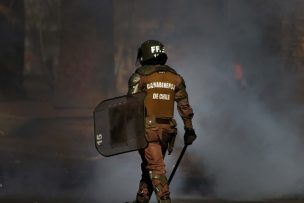 Encuesta Criteria: 60% cree que Carabineros incita la violencia en las manifestaciónes