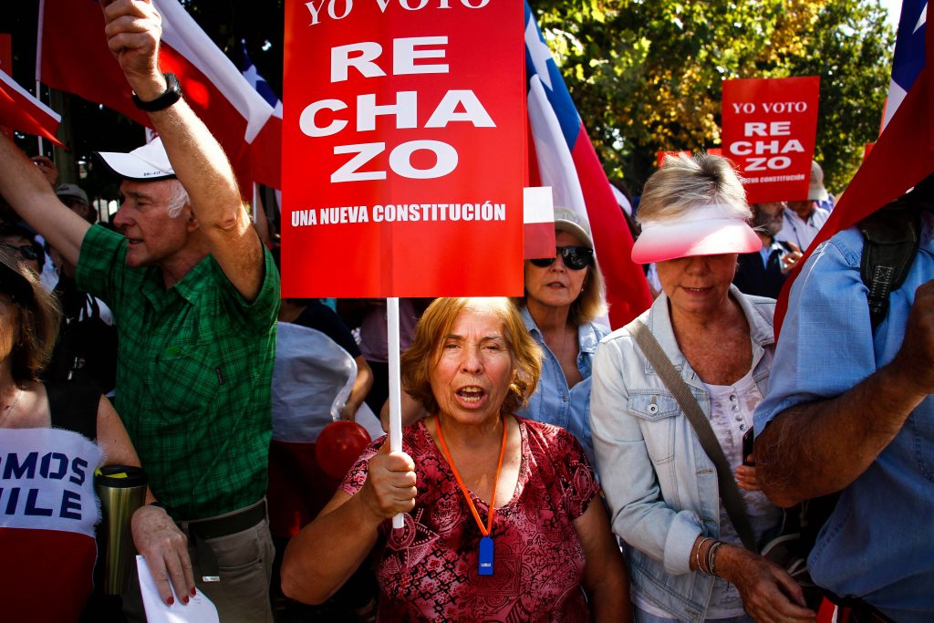 Personas marcharon a favor del “Rechazo” próximo al plebiscito