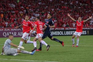 La U pagó caro sus errores en Porto Alegre y se despidió de la Copa Libertadores