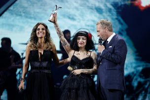 Mon Laferte regalará las gaviotas que ganó en el Festival de Viña del Mar a una fundación