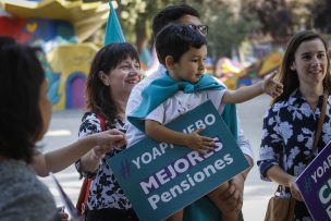 Plebiscito: Militantes DC realizan puerta a puerta por la opción “Apruebo”