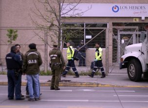 Detienen a tres sujetos por intentar robar caja de compensación en Peñaflor