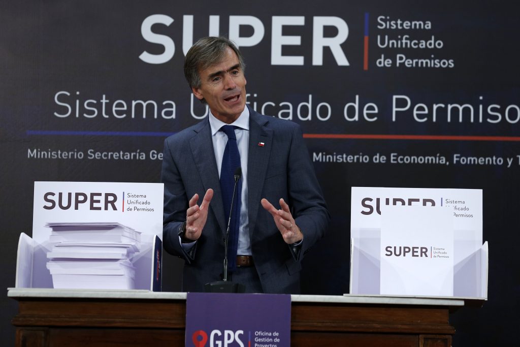 Exministro Valente: “A la gente le da vergüenza decir que el modelo estaba funcionado bien”