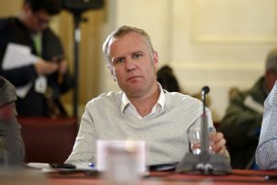 Felipe Kast busca destituir a parlamentarios que inciten a la violencia