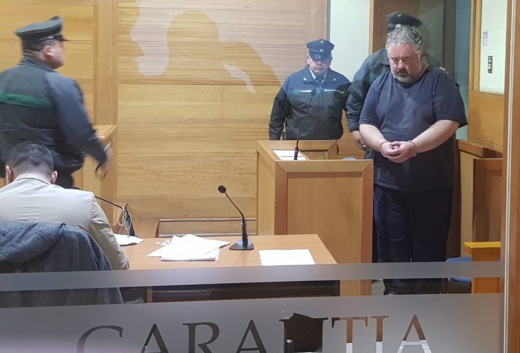 “Rey del perro muerto” fue expulsado de Chile y ya vuela rumbo a Berlín